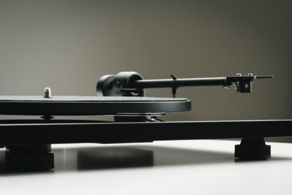 Project Plattenspieler E1.2 Hochglanz Schwarz